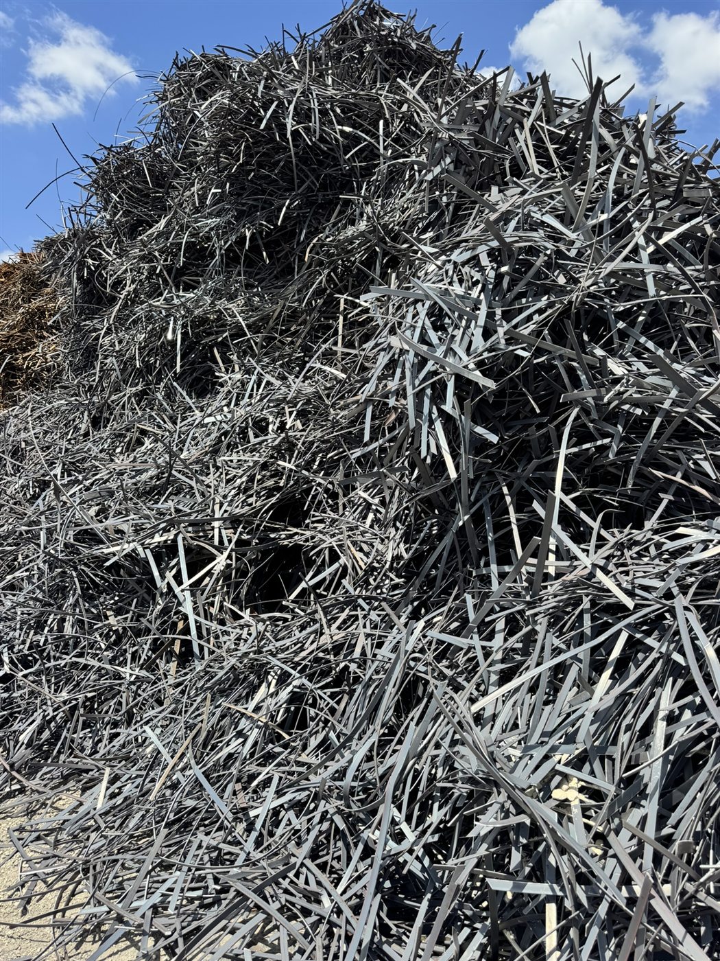 Edge trim and sheet steel scrap
